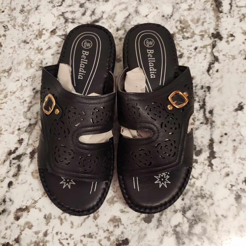 NWT black sandals - Picture 4 of 6